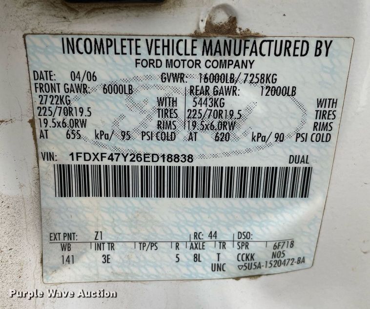 image for item LJ9595 2006 Ford F450 Super Duty XLT  flatbed truck