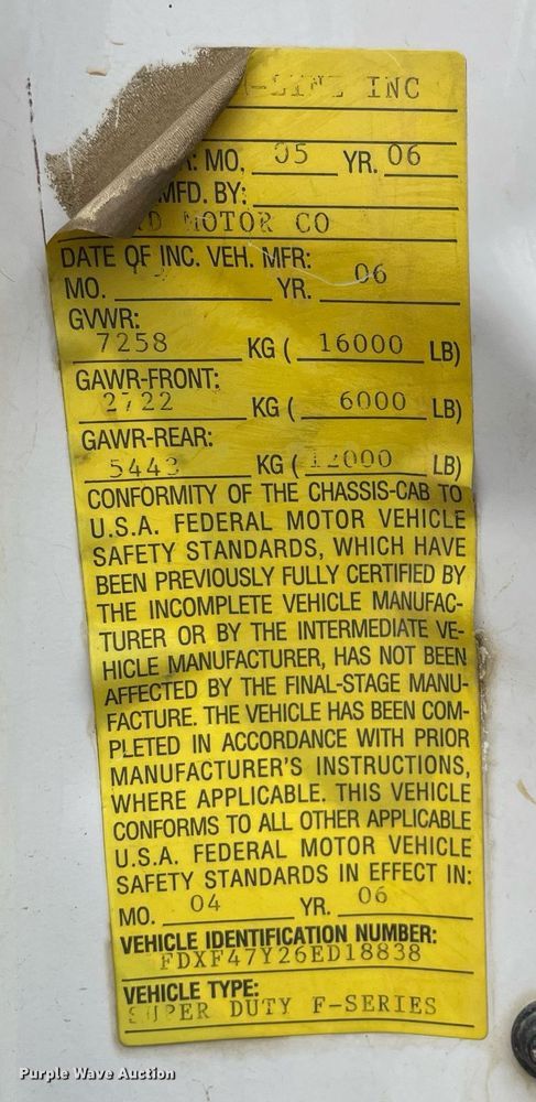 image for item LJ9595 2006 Ford F450 Super Duty XLT  flatbed truck