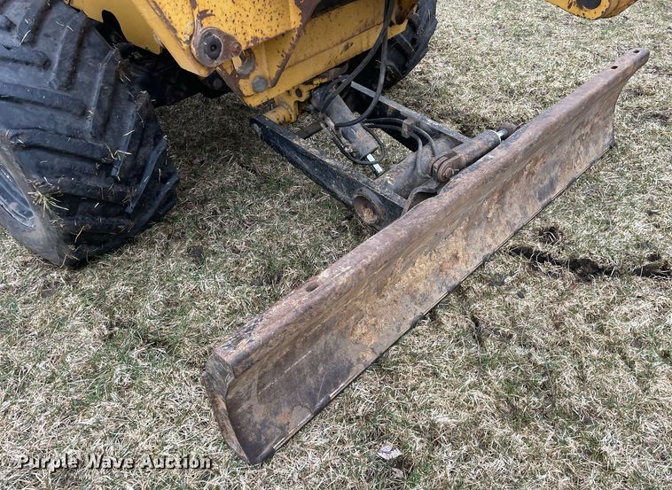 image for item LJ9596 2005 Vermeer RT650  cable plow