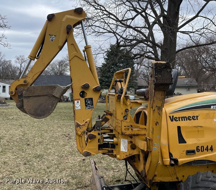 image for item LJ9596 2005 Vermeer RT650  cable plow