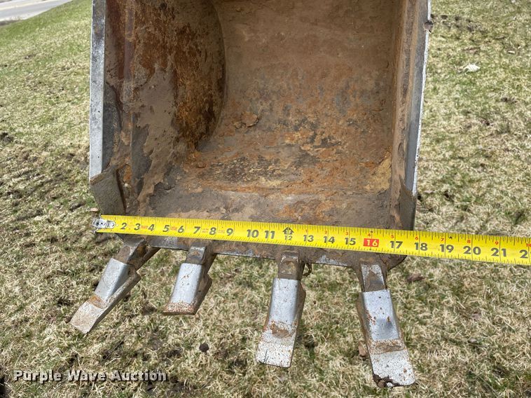 image for item LJ9596 2005 Vermeer RT650  cable plow