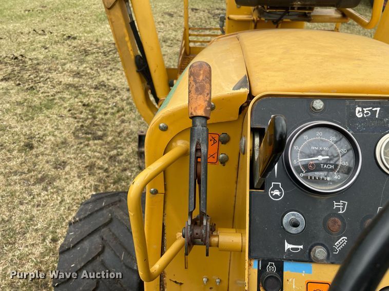 image for item LJ9596 2005 Vermeer RT650  cable plow