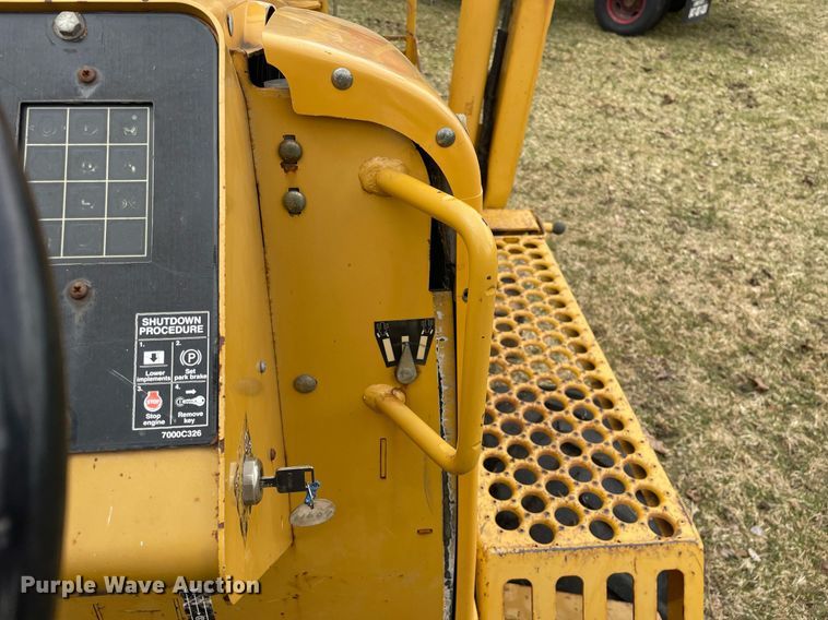 image for item LJ9596 2005 Vermeer RT650  cable plow