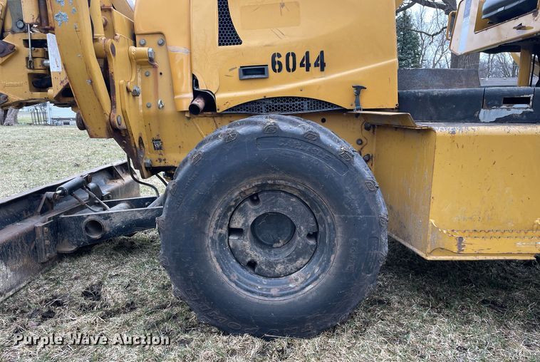 image for item LJ9596 2005 Vermeer RT650  cable plow