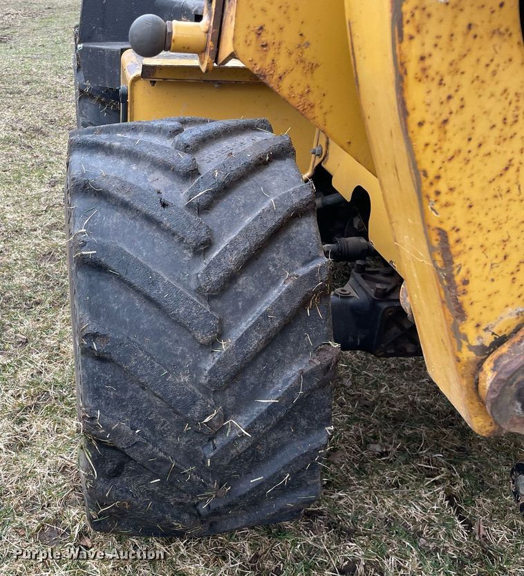 image for item LJ9596 2005 Vermeer RT650  cable plow