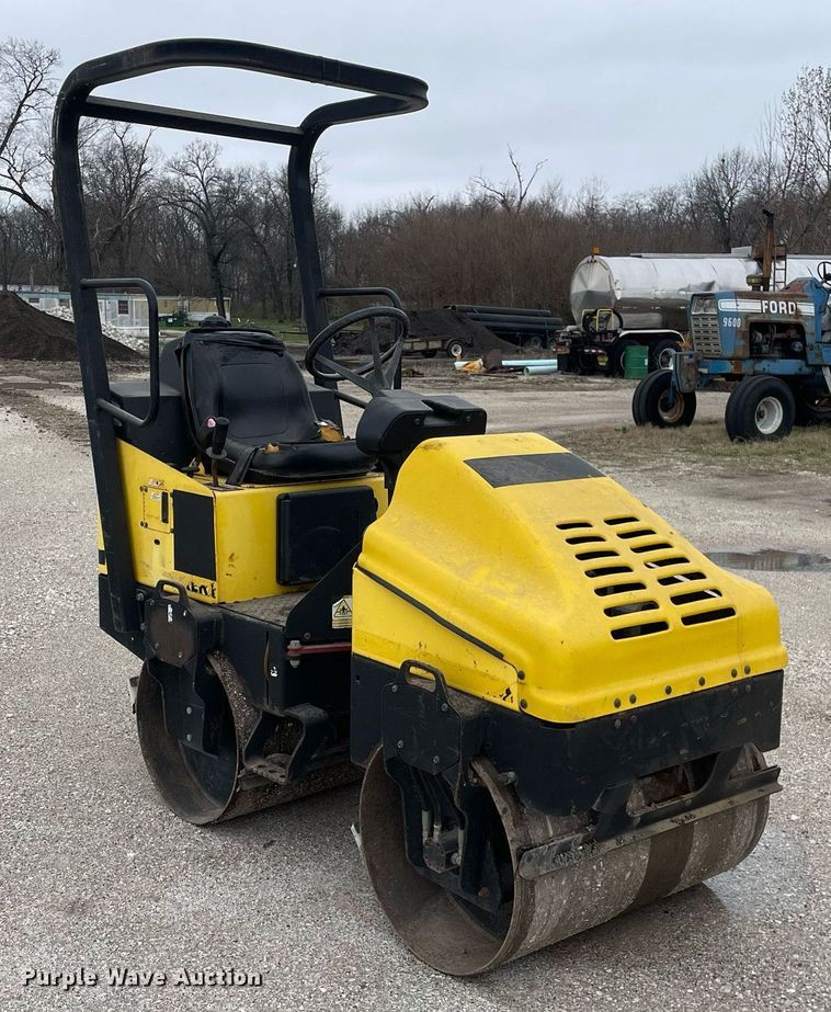 image for item LJ9605 2005 Wacker RD11A  double drum vibratory roller