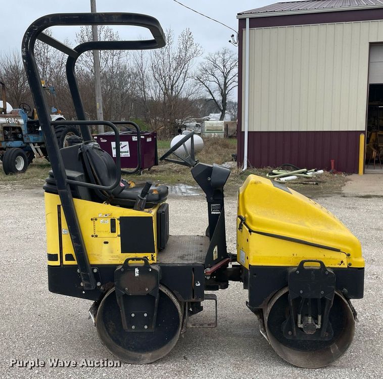 image for item LJ9605 2005 Wacker RD11A  double drum vibratory roller