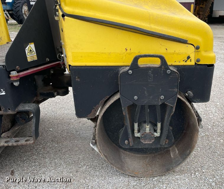 image for item LJ9605 2005 Wacker RD11A  double drum vibratory roller