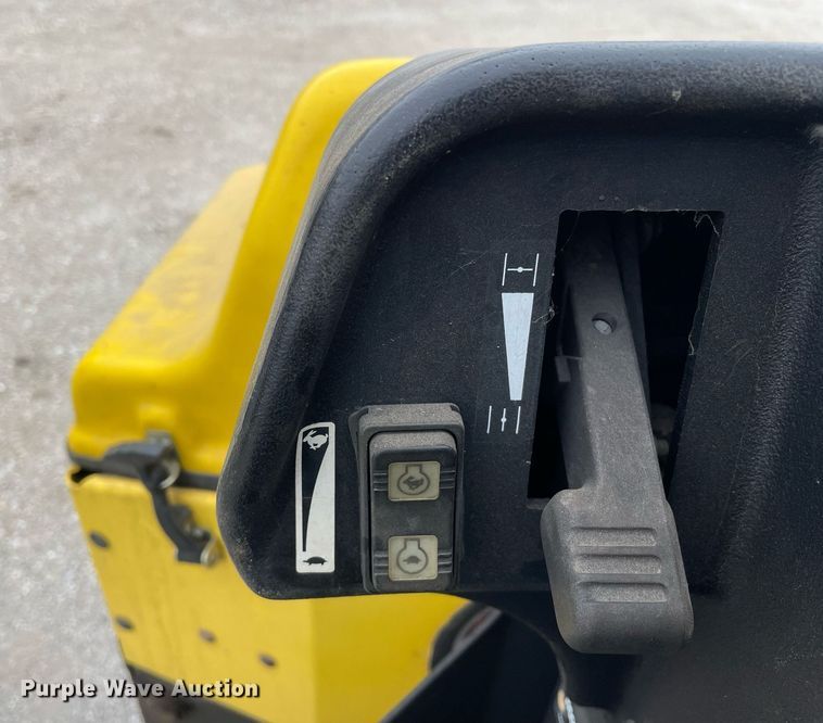 image for item LJ9605 2005 Wacker RD11A  double drum vibratory roller