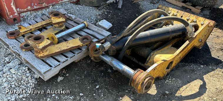 image for item LN9126 Caterpillar 330D  excavator thumb