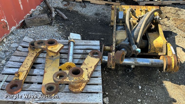 image for item LN9126 Caterpillar 330D  excavator thumb