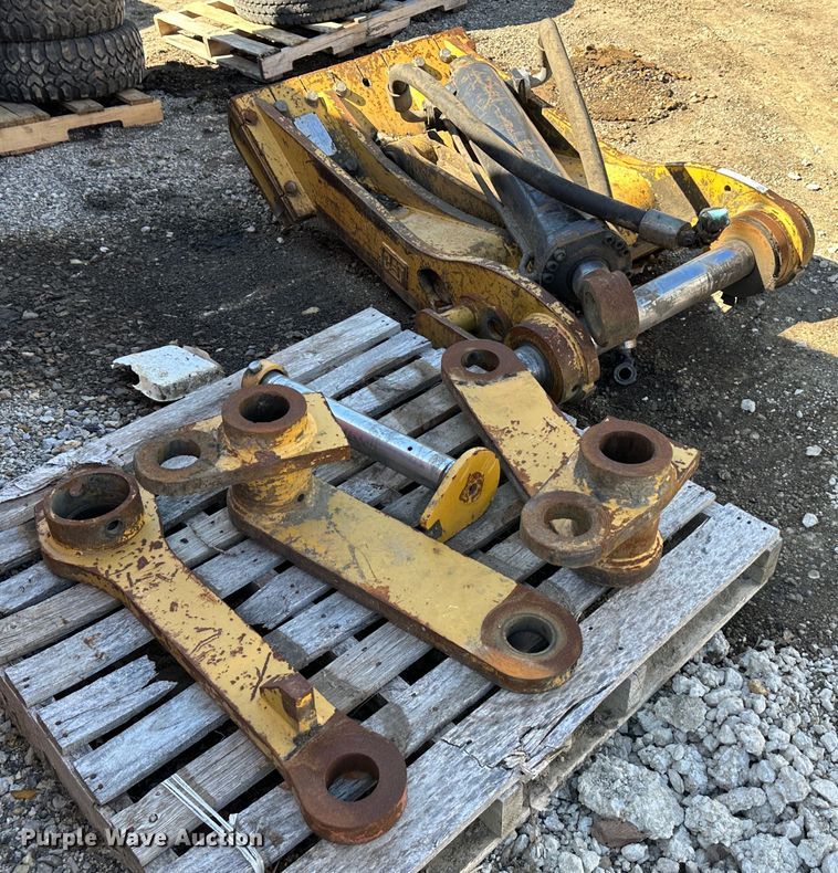 image for item LN9126 Caterpillar 330D  excavator thumb