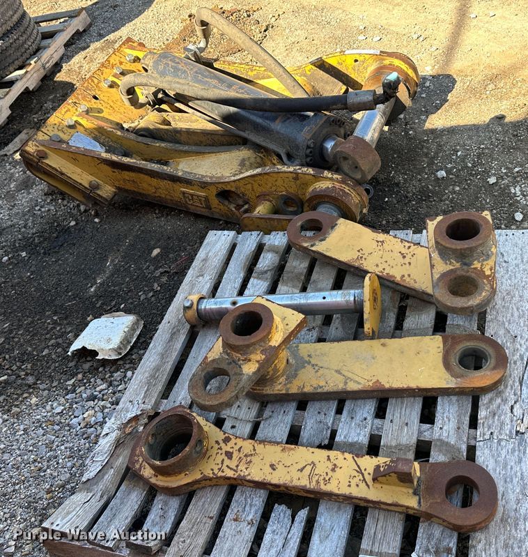 image for item LN9126 Caterpillar 330D  excavator thumb