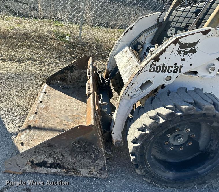 image for item LP9855 2002 Bobcat S185  skid steer loader