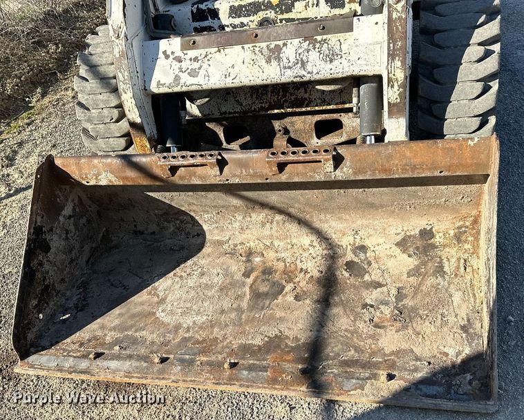 image for item LP9855 2002 Bobcat S185  skid steer loader