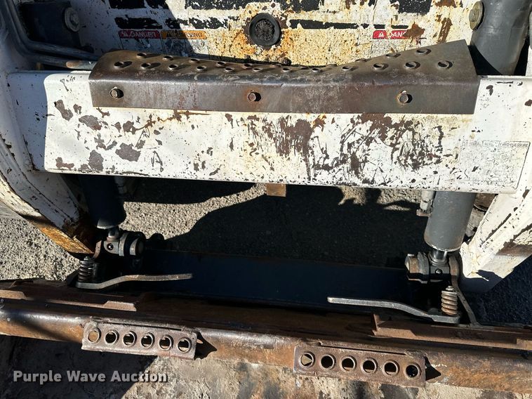 image for item LP9855 2002 Bobcat S185  skid steer loader