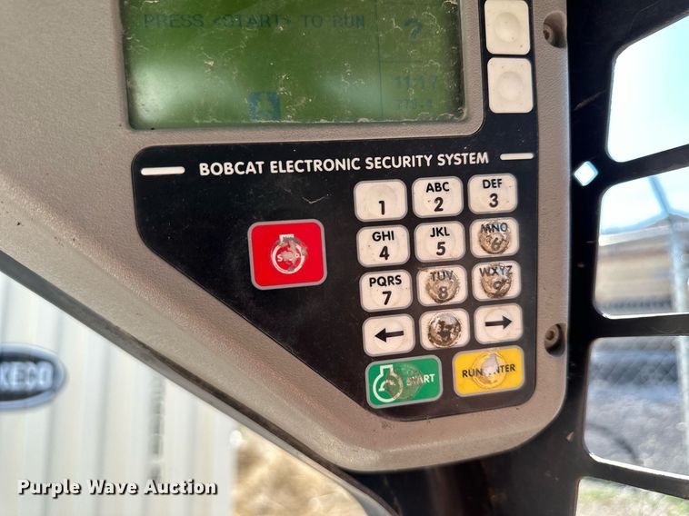 image for item LP9855 2002 Bobcat S185  skid steer loader