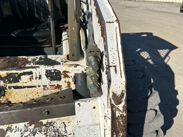 image for item LP9855 2002 Bobcat S185  skid steer loader