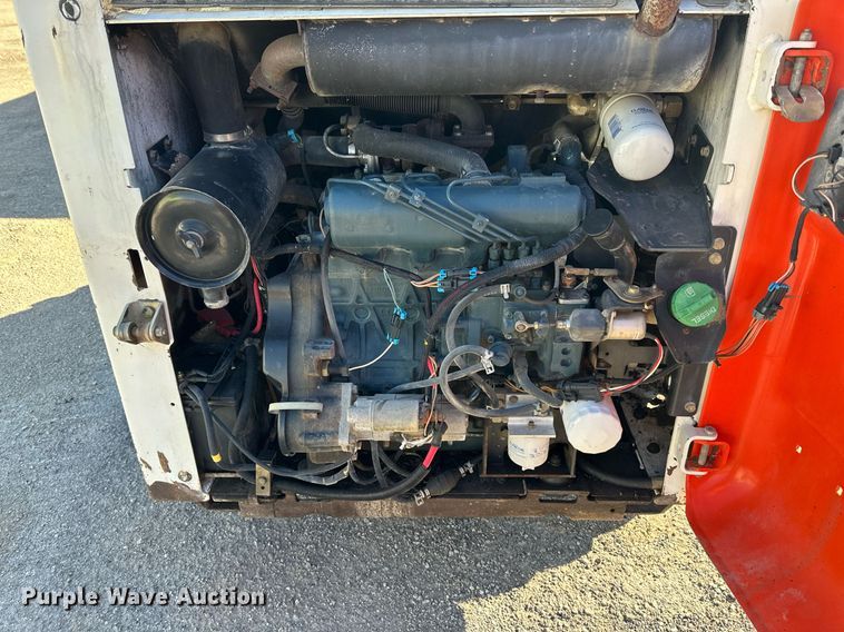 image for item LP9855 2002 Bobcat S185  skid steer loader