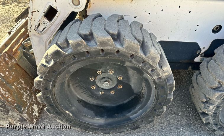 image for item LP9855 2002 Bobcat S185  skid steer loader