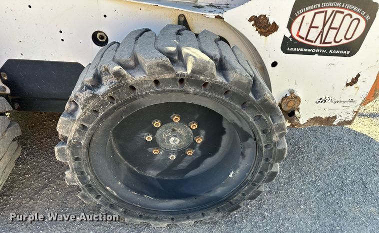 image for item LP9855 2002 Bobcat S185  skid steer loader