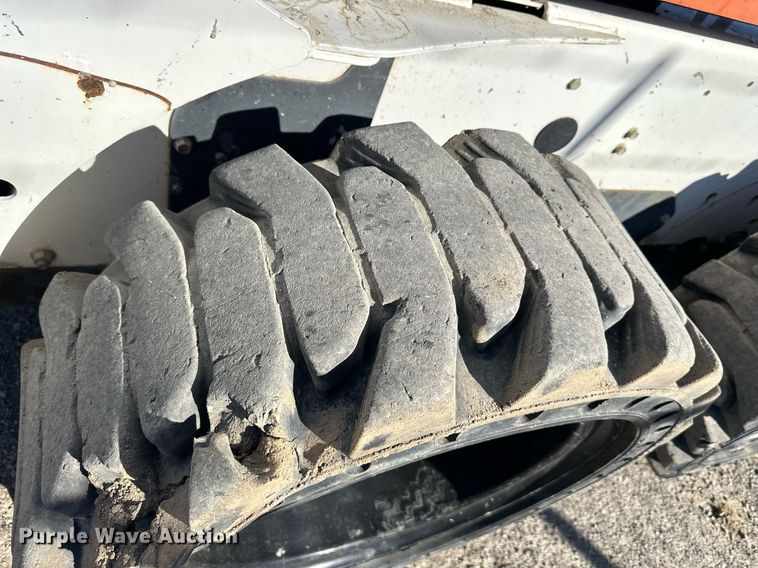 image for item LP9855 2002 Bobcat S185  skid steer loader