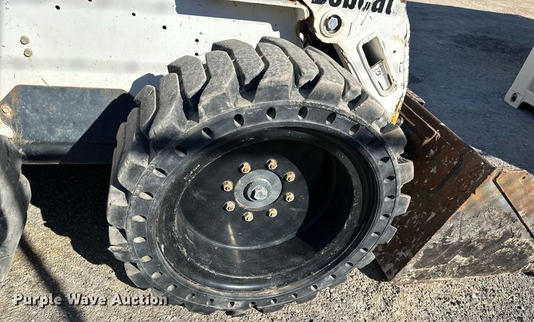 image for item LP9855 2002 Bobcat S185  skid steer loader