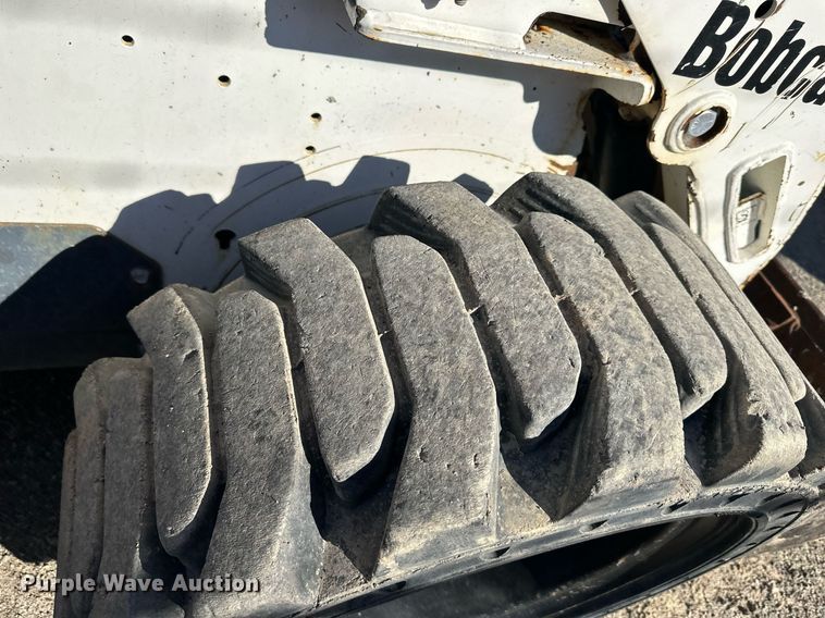 image for item LP9855 2002 Bobcat S185  skid steer loader