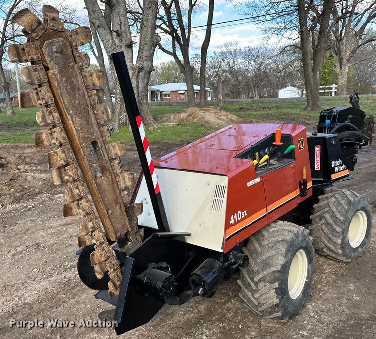 image for item LR9563 2006 Ditch Witch 410SX  trencher