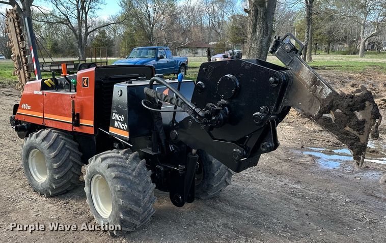 image for item LR9563 2006 Ditch Witch 410SX  trencher