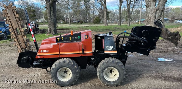image for item LR9563 2006 Ditch Witch 410SX  trencher