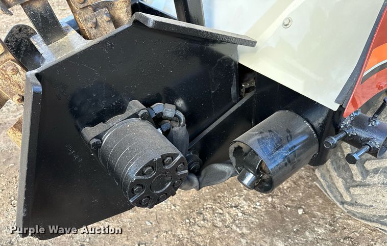 image for item LR9563 2006 Ditch Witch 410SX  trencher