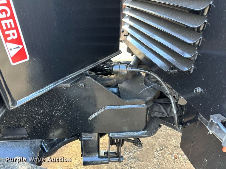 image for item LR9563 2006 Ditch Witch 410SX  trencher