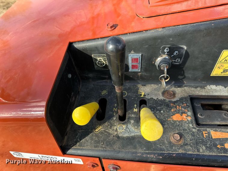 image for item LR9563 2006 Ditch Witch 410SX  trencher