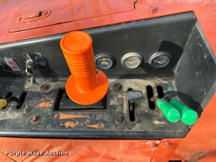 image for item LR9563 2006 Ditch Witch 410SX  trencher