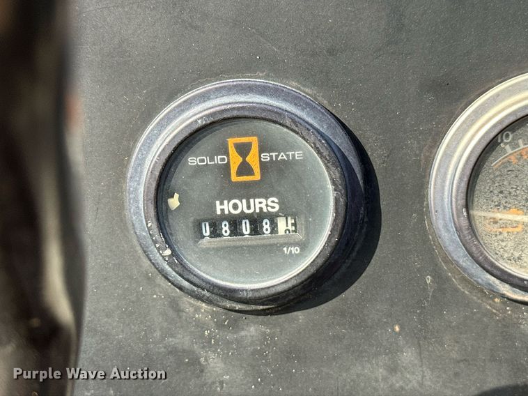 image for item LR9563 2006 Ditch Witch 410SX  trencher