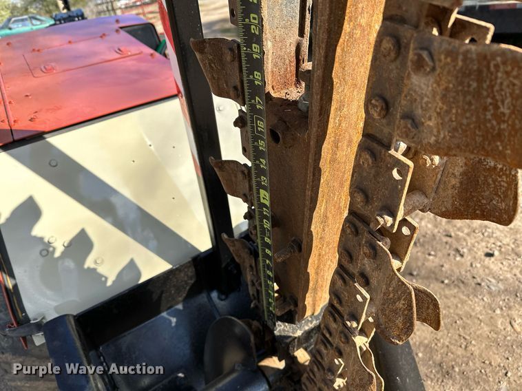 image for item LR9563 2006 Ditch Witch 410SX  trencher