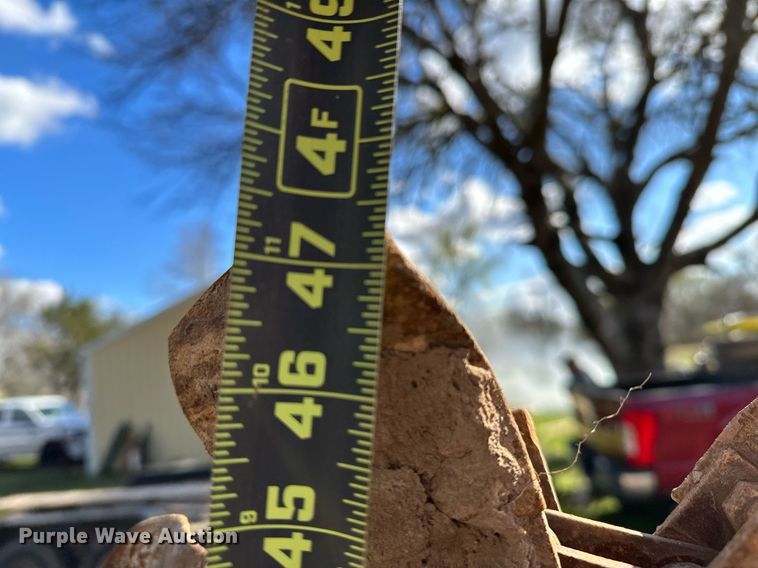 image for item LR9563 2006 Ditch Witch 410SX  trencher