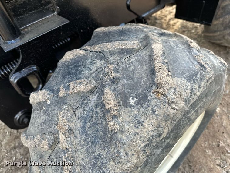 image for item LR9563 2006 Ditch Witch 410SX  trencher