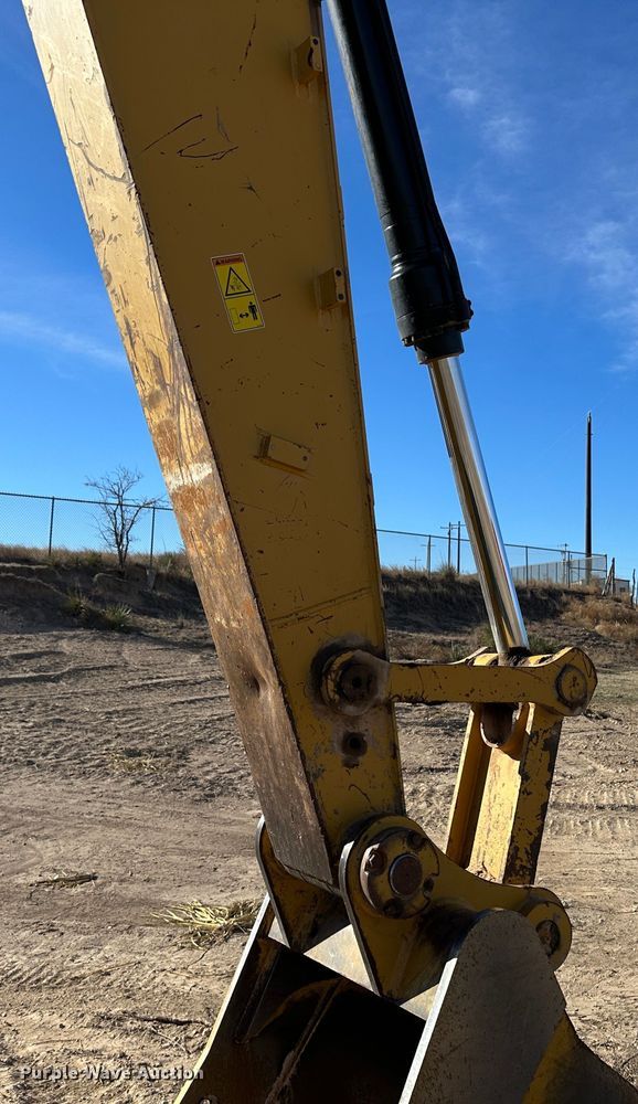 image for item LT9182 2015 Caterpillar 320ELRR  excavator