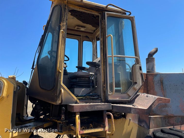 image for item LT9600 1996 John Deere 644G  wheel loader