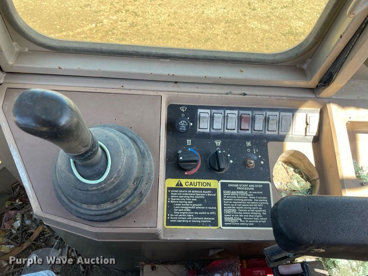 image for item LT9600 1996 John Deere 644G  wheel loader