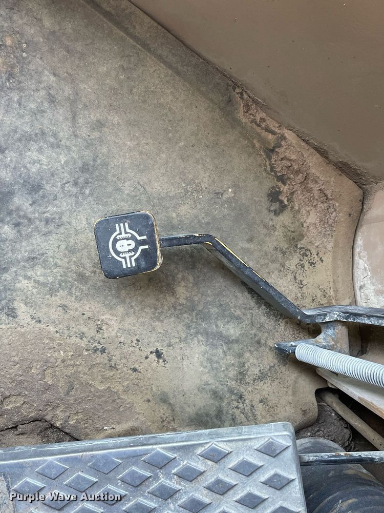 image for item LT9600 1996 John Deere 644G  wheel loader