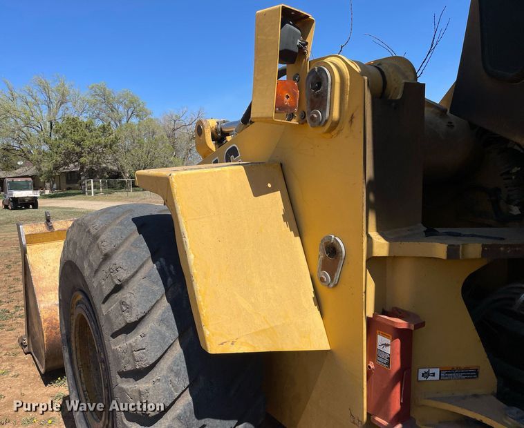 image for item LT9600 1996 John Deere 644G  wheel loader