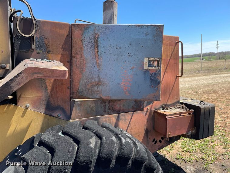 image for item LT9600 1996 John Deere 644G  wheel loader
