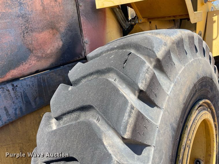 image for item LT9600 1996 John Deere 644G  wheel loader