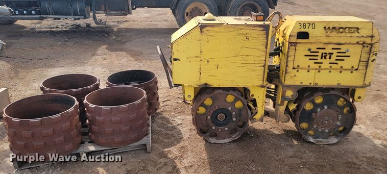 image for item LV9337 Wacker RT820  trench compactor