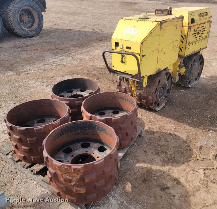 image for item LV9337 Wacker RT820  trench compactor