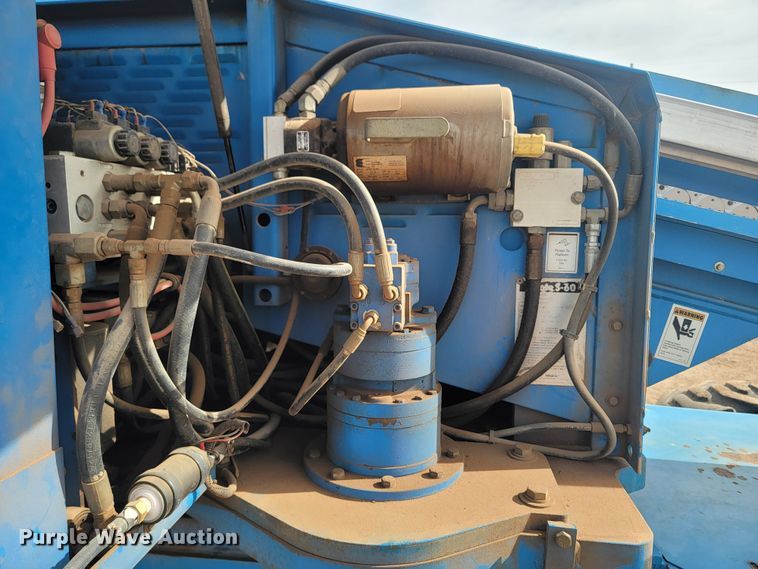 image for item LV9341 Genie S-60  boom lift