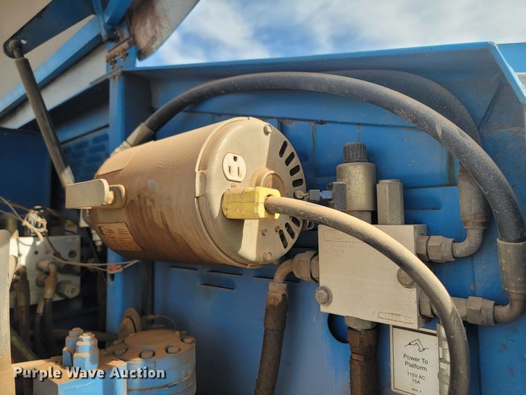 image for item LV9341 Genie S-60  boom lift